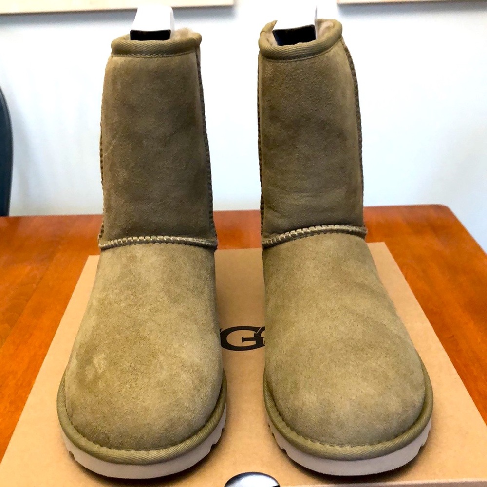 UGG Classic Short II boots